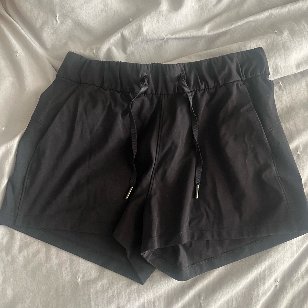 Lululemon on the fly short